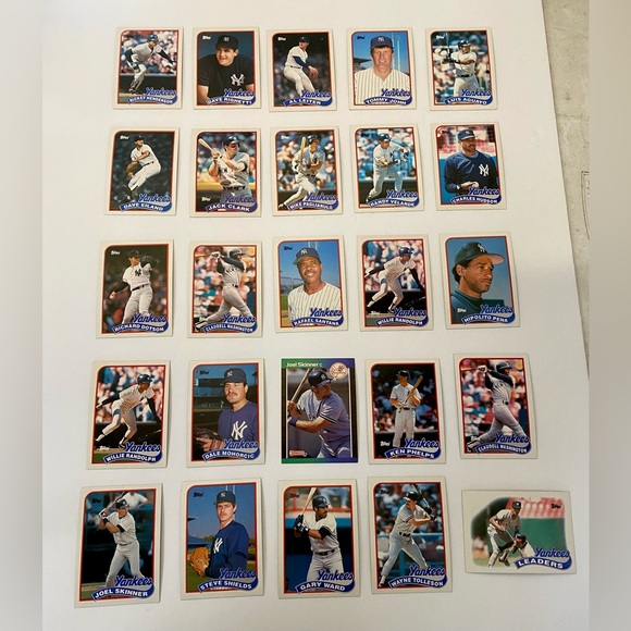 Lot of 25 New York Yankees Baseball Cards Circa 1989 Mostly Tops MLB - Picture 2 of 5